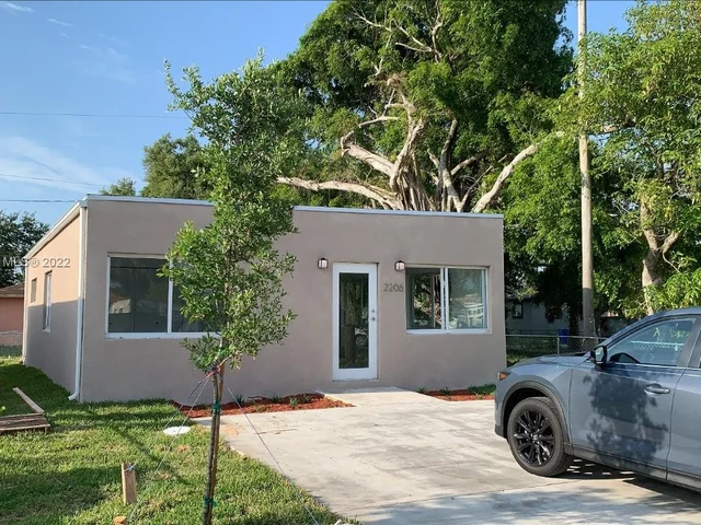 2202 Simms St, Hollywood FL 33020