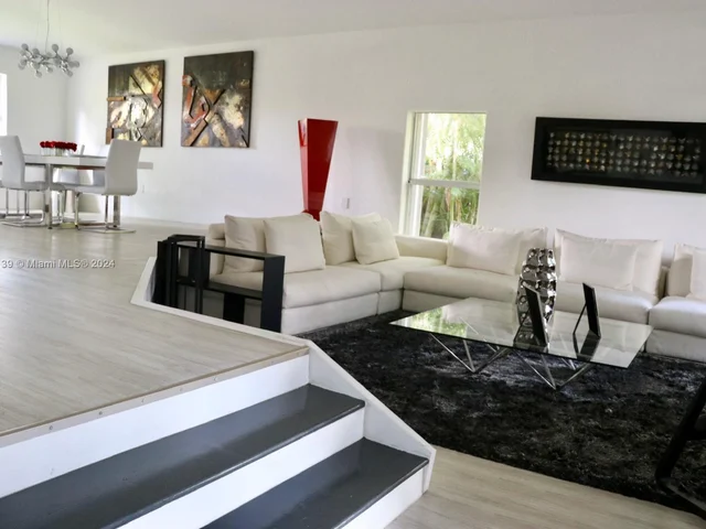 11310 NW 61st St, Doral FL 33178