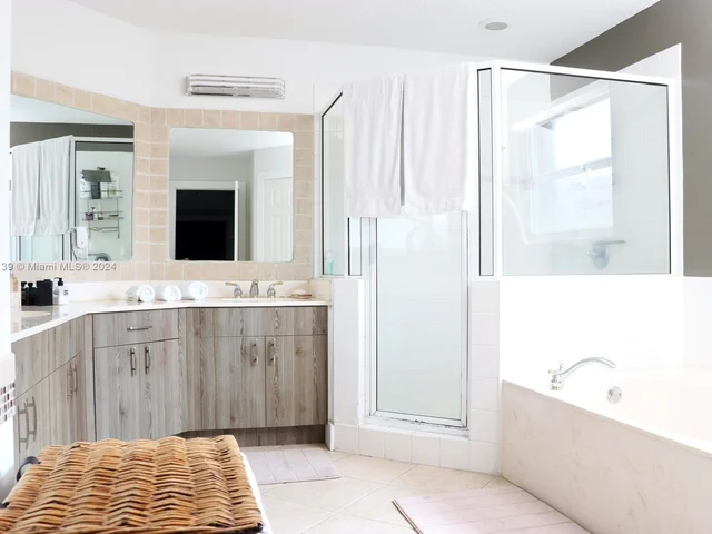 11310 NW 61st St, Doral FL 33178