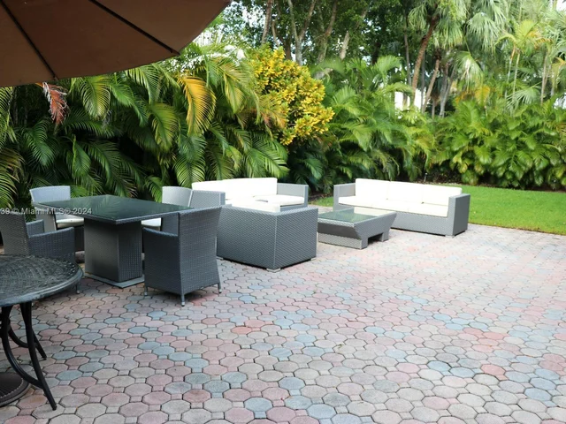 11310 NW 61st St, Doral FL 33178