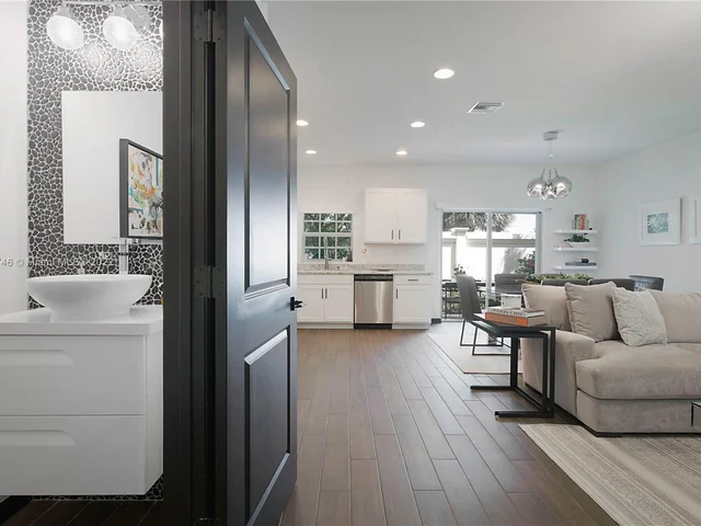 1130 NW 40th Ter # 1130, Lauderhill FL 33313