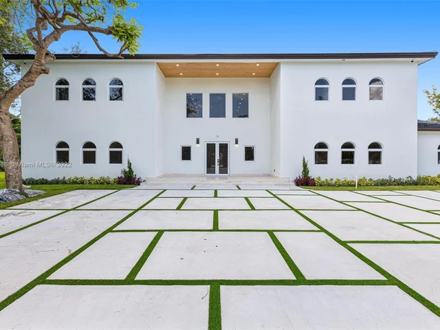 9240 SW 106th St, Miami FL 33176