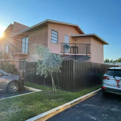 3423 SW 52nd Ave, Pembroke Park FL 33023