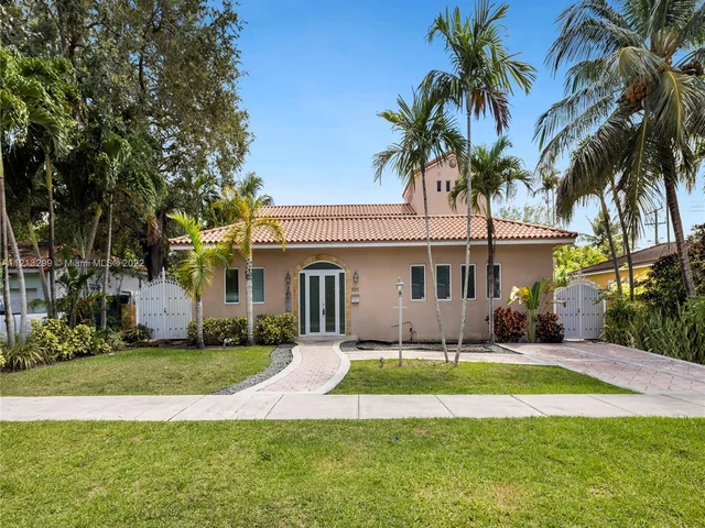 226 Pinecrest Dr, Miami Springs FL 33166