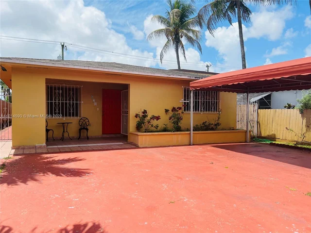 624 E 29th St, Hialeah FL 33013