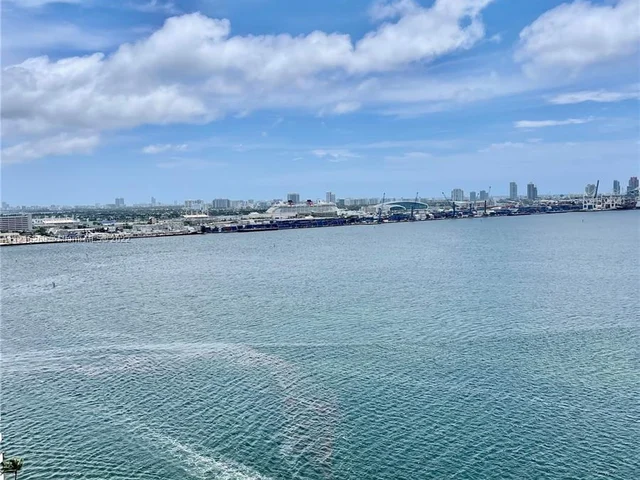 770 Claughton Island Dr # 25, Miami FL 33131