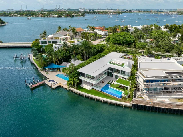 1417 N Venetian Way, Miami Beach FL 33139