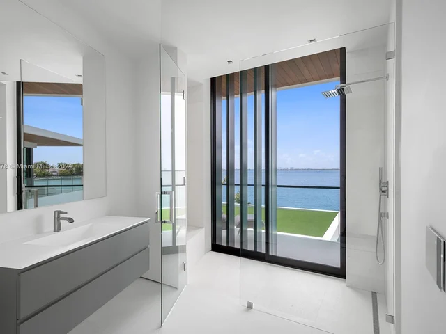 1417 N Venetian Way, Miami Beach FL 33139