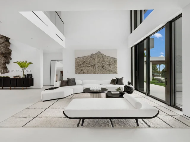 1417 N Venetian Way, Miami Beach FL 33139