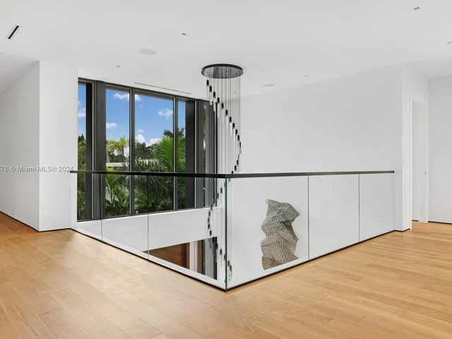 1417 N Venetian Way, Miami Beach FL 33139