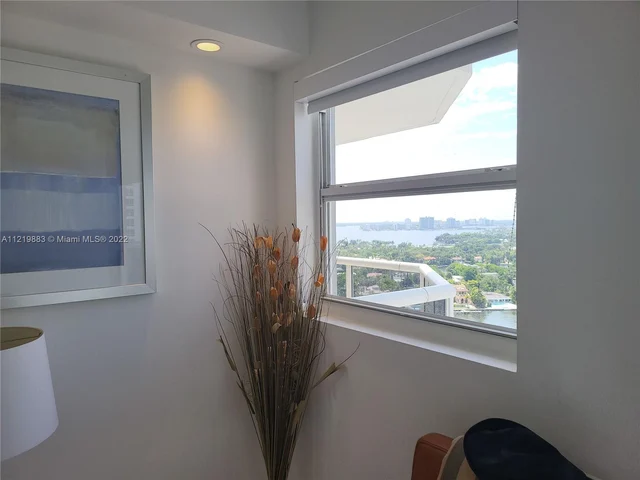 6301 Collins # 2107, Miami Beach FL 33141