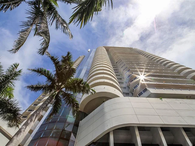 6301 Collins # 2107, Miami Beach FL 33141
