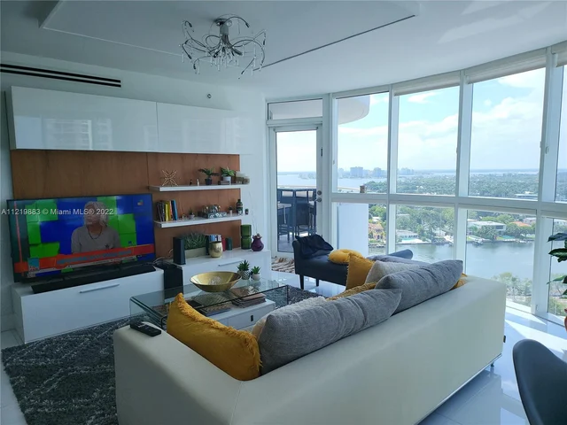6301 Collins # 2107, Miami Beach FL 33141