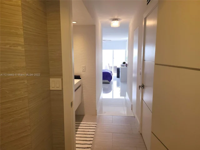 6301 Collins # 2107, Miami Beach FL 33141