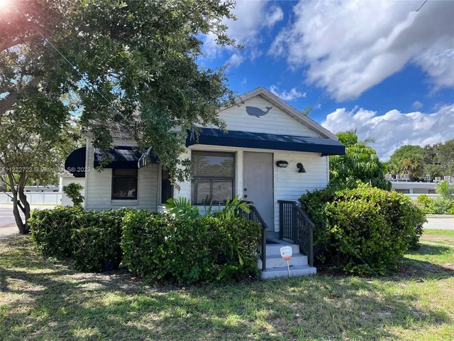 940 SW 2nd Ave, Dania Beach FL 33004