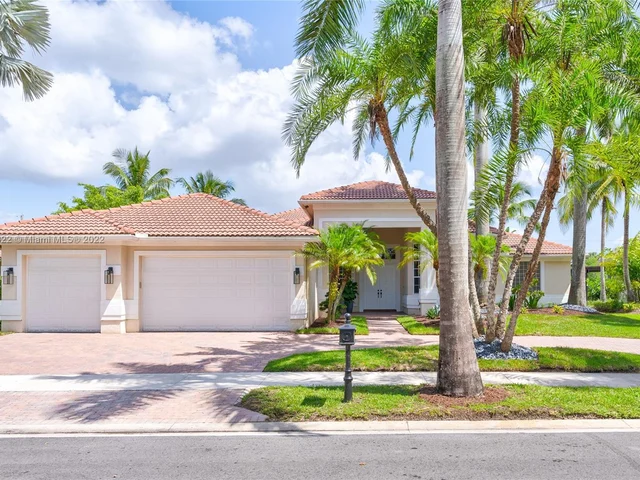 1378 Victoria Isle Dr, Weston FL 33327