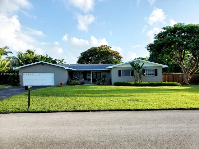 10721 SW 124th St, Miami FL 33176