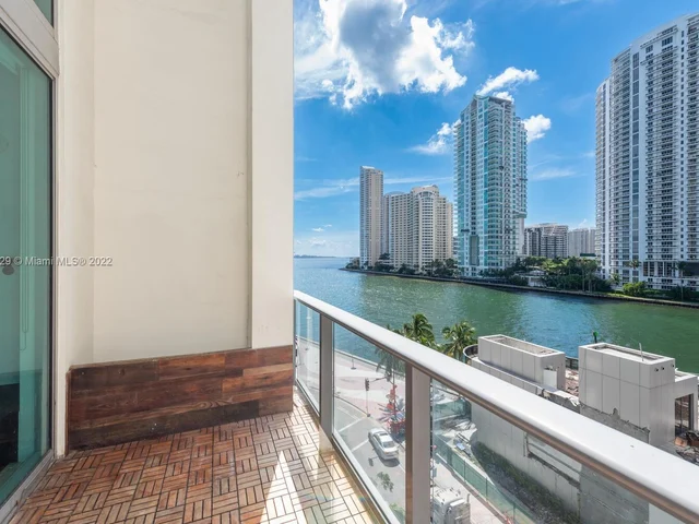 300 S Biscayne Blvd # 610, Miami FL 33131