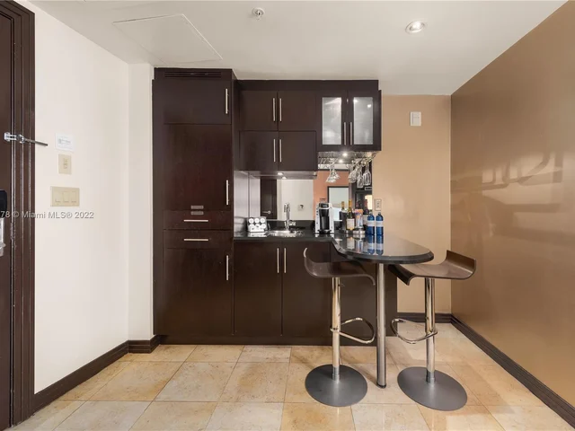 1437 Collins Ave # 327, Miami Beach FL 33139