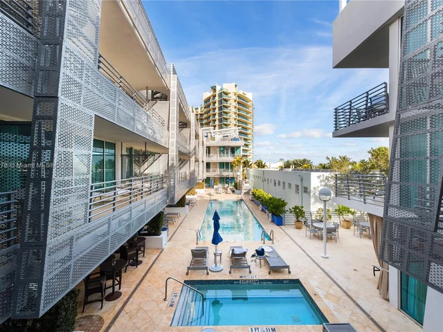 1437 Collins Ave # 327, Miami Beach FL 33139