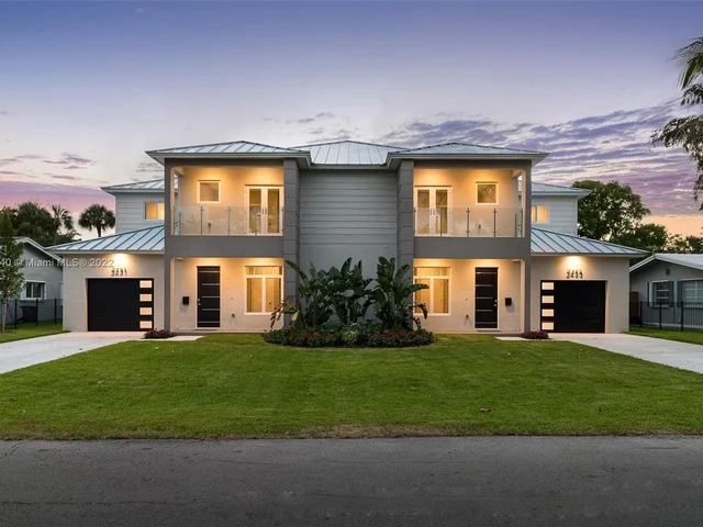 2433 NE 20th Ave, Lighthouse Point FL 33064