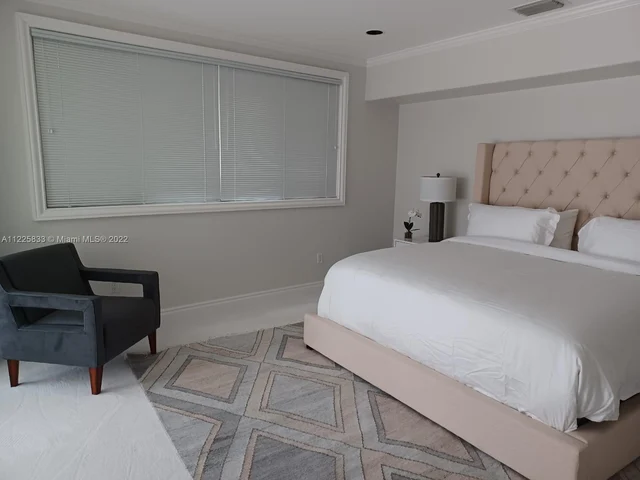 709 Idlewyld Dr, Fort Lauderdale FL 33301