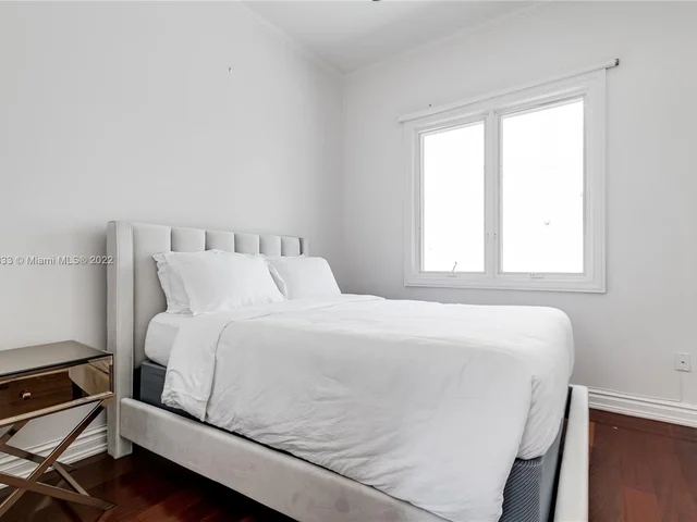 709 Idlewyld Dr, Fort Lauderdale FL 33301