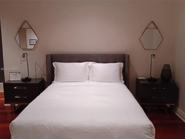 709 Idlewyld Dr, Fort Lauderdale FL 33301