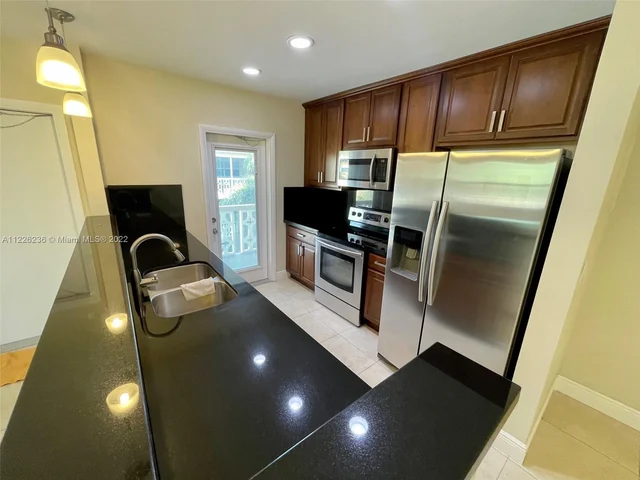 1958 Monroe St # 310, Hollywood FL 33020