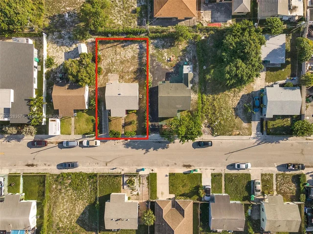 562 W 4th St, Riviera Beach FL 33404