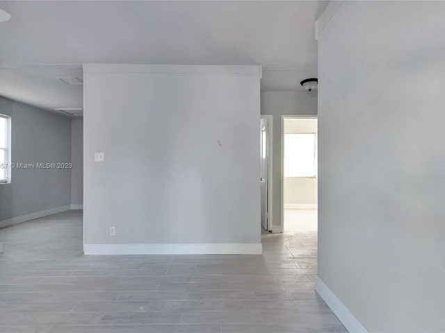 562 W 4th St, Riviera Beach FL 33404