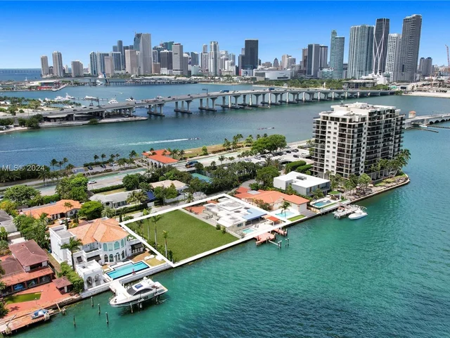 851 N Venetian Dr, Miami FL 33139