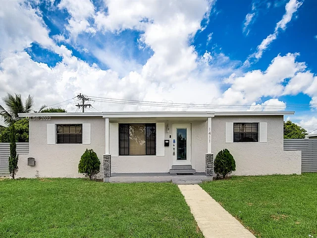 1411 NW 199th St, Miami Gardens FL 33169
