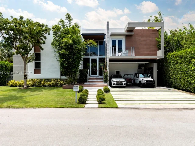 625 Curtiswood Dr, Key Biscayne FL 33149