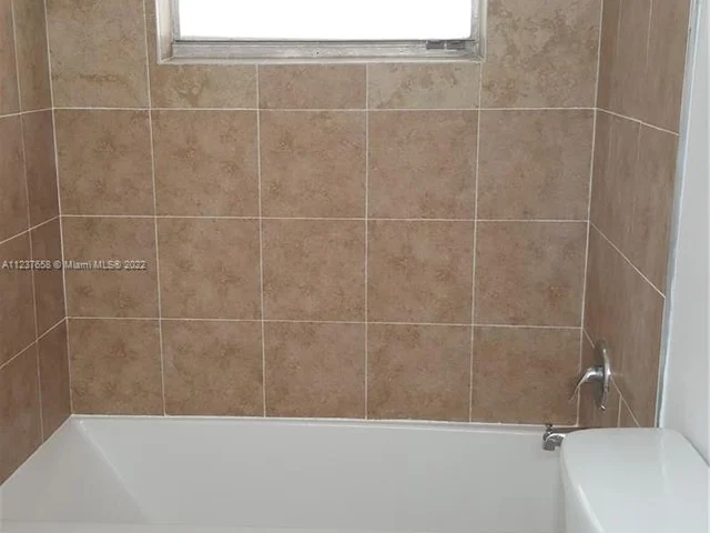 7410 SW 82nd St # K410, Miami FL 33143