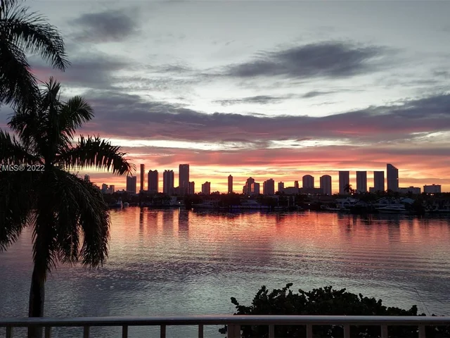 16558 NE 26th Ave # 4D, North Miami Beach FL 33160