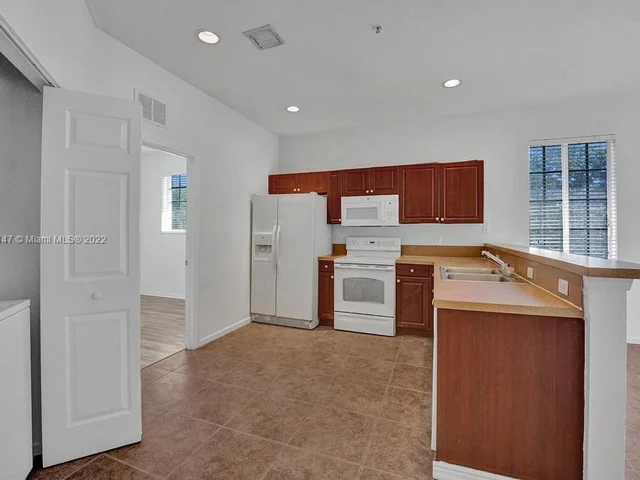 1943 Freeport Ln # 1943, Riviera Beach FL 33404