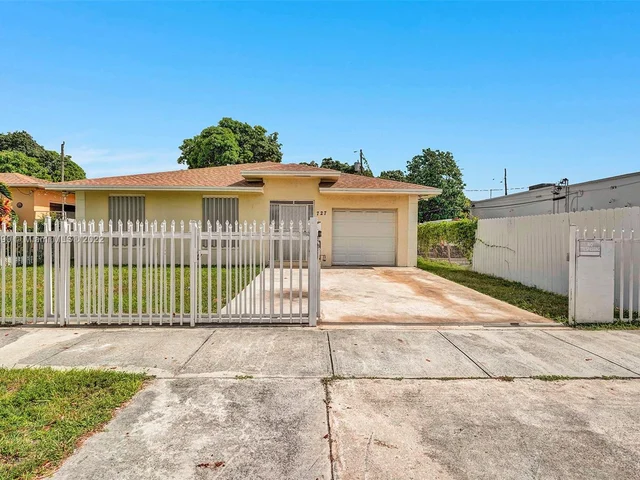 727 NW 115th St, Miami FL 33168