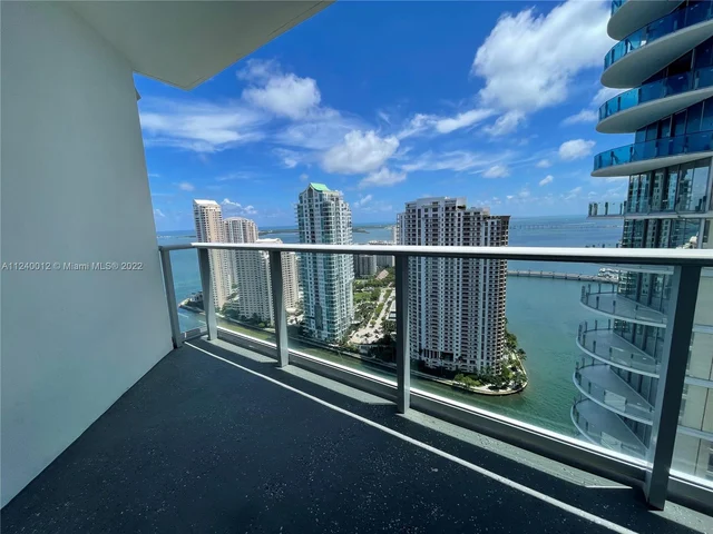 300 S Biscayne Blvd # 3406, Miami FL 33131