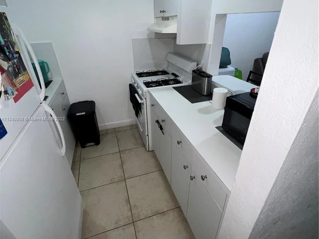 1305 W 53rd St # 430, Hialeah FL 33012