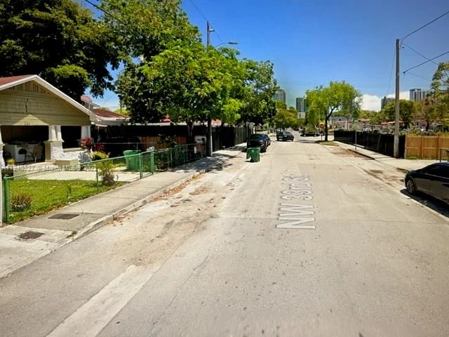 221 NW 33rd St, Miami FL 33127