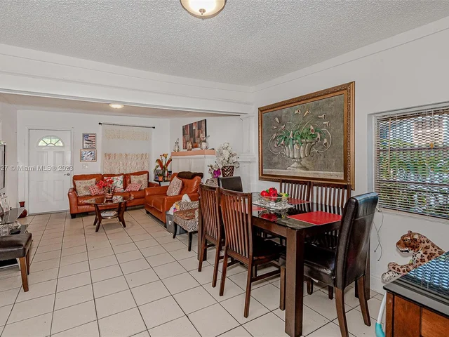 221 NW 33rd St, Miami FL 33127