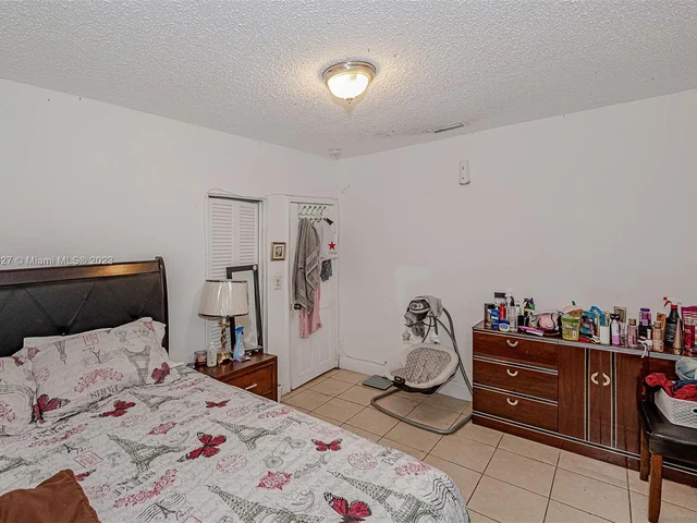 221 NW 33rd St, Miami FL 33127