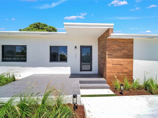 140 SW 52nd Ave, Miami FL 33134