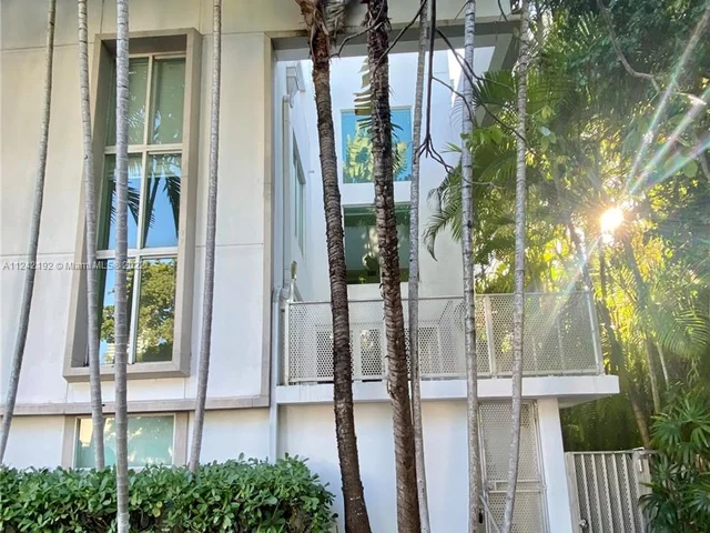 828 3rd St # 208, Miami Beach FL 33139