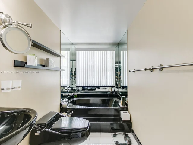 920 NE 26th Ave # 920, Hallandale Beach FL 33009