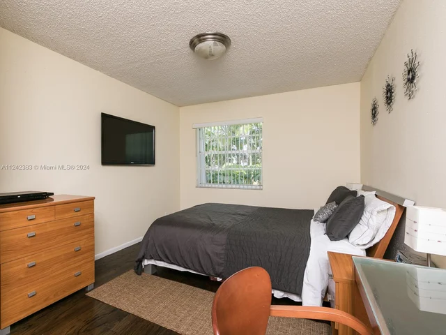 920 NE 26th Ave # 920, Hallandale Beach FL 33009