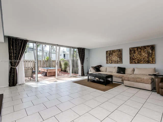 920 NE 26th Ave # 920, Hallandale Beach FL 33009