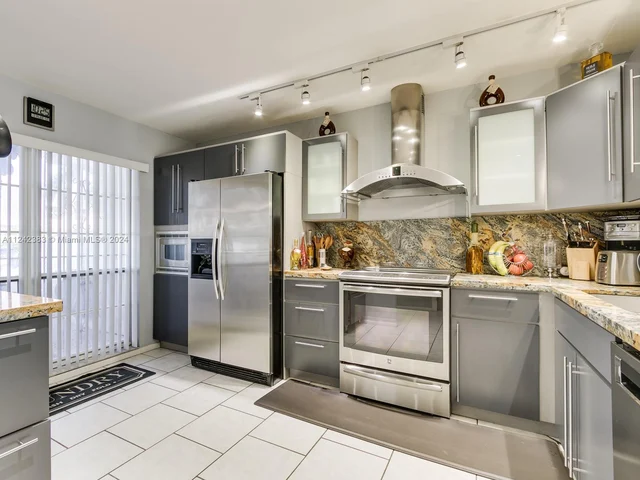 920 NE 26th Ave # 920, Hallandale Beach FL 33009