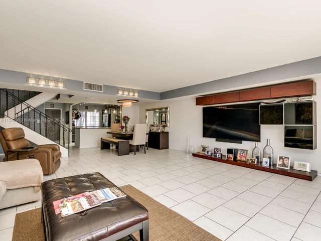 920 NE 26th Ave # 920, Hallandale Beach FL 33009